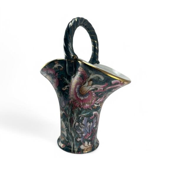 Vintage Hand-Painted Porcelain Basket Vase – Floral Gilt Design, Made in China - Picture 5 of 10